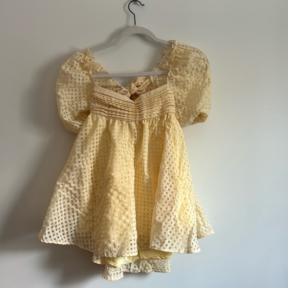 Puff sleeve babydoll top with bow - Picture 2 of 4